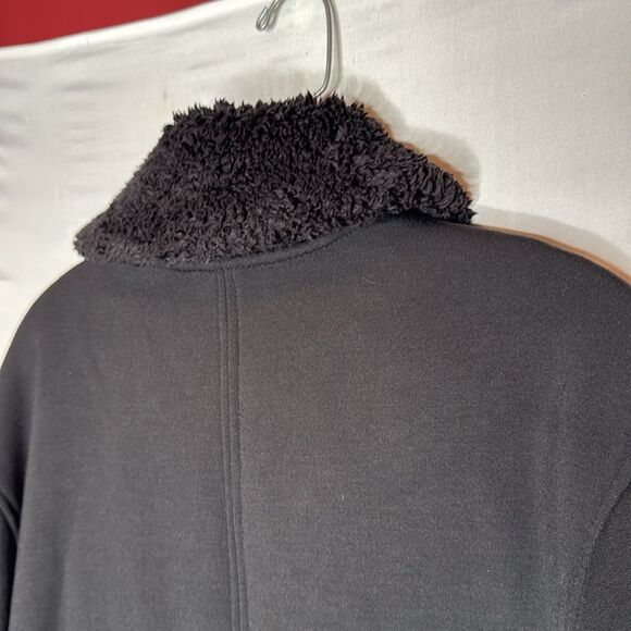 Athleta Black Westbound Sherpa lined Jacket. Size Medium. - Picture 5 of 9